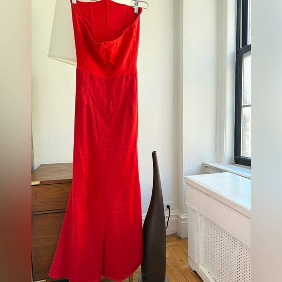 NWT ♥️ Elegant Strapless Red Evening Gown - Picture 7 of 12